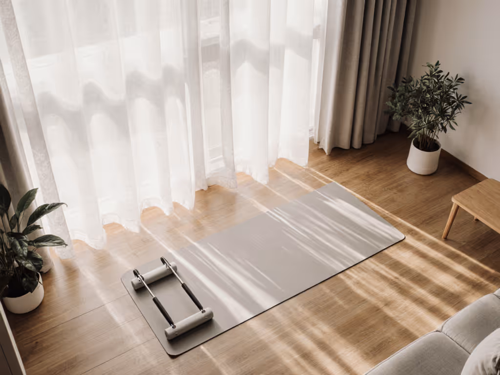 quiet_pilates_practice_in_apartment_setting
